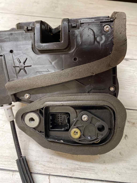 Chevy Malibu door lock actuator 16 22 front left side door latch OEM 13597528
