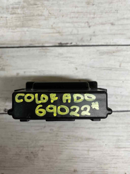 Módulo de control de asistencia de estacionamiento para el conductor de Chevrolet Colorado 2018 OEM 13521136