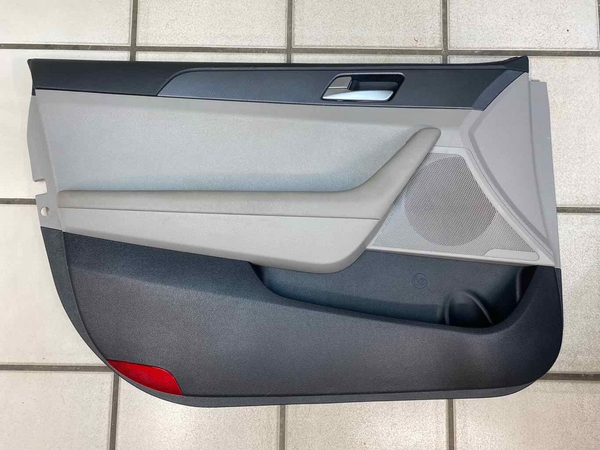 15 17 HYUNDAI SONATA FRONT LEFT INNER DOOR TRIM PANEL OEM GRAY 82305C2110TGG