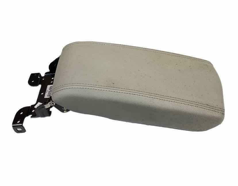 2015 2017 HYUNDAI SONATA FLOOR CENTER CONSOLE ARM REST GRAY ASSY OEM