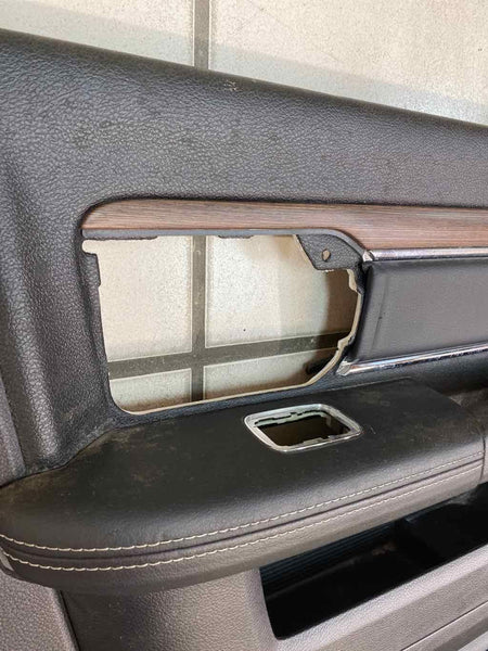 Moldura de panel de puerta para Dodge Ram 13/21 Crew Can, parte trasera derecha, color negro, OEM 1VZ401X9AF