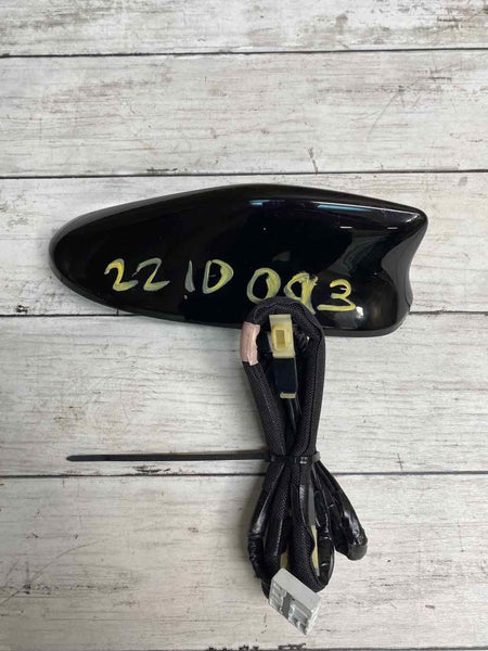 2018 2021 HONDA ACCORD ROOF SHARK FIN RADIO ANTENNA OEM BLACK 39150TVAC71