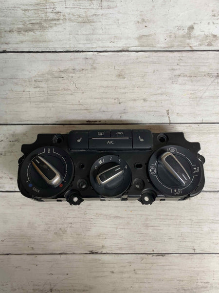 15 18 VOLKSWAGEN JETTA SEDAN HVAC AC AQUECEDOR PAINEL DE CONTROLE ASSY OEM 5C0820047CG