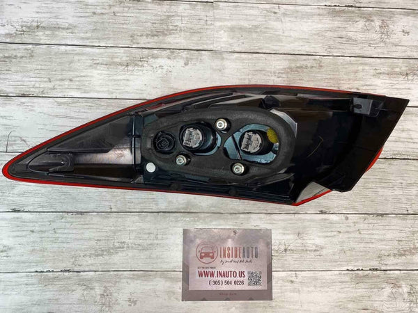 2013 2016 MAZDA CX5 LEFT DRIVER SIDE TAIL LIGHT ASSY OEM KD3351160D HAS SCRATCH