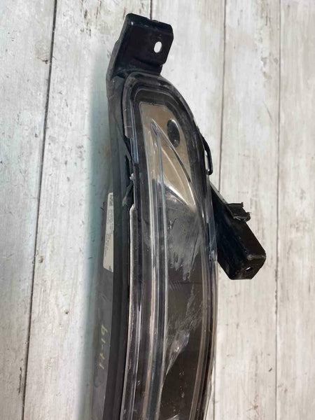 2017 2020 LINCOLN CONTINENTAL FOG LIGHT ASSY RIGHT SIDE OEM GD9B13D272AC *SCRATCHES*