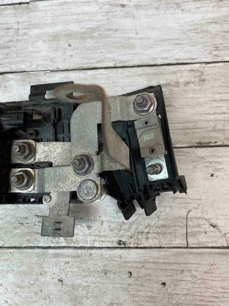 2017 INFINITI QX30 JUNCTION BLOCK BOX ASSY OEM A0035422319