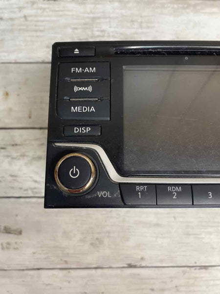 17-19 NISSAN SENTRA RECEPTOR DE RADIO Y PANTALLA DE 5.0" CONJUNTO OEM 281854AF6A