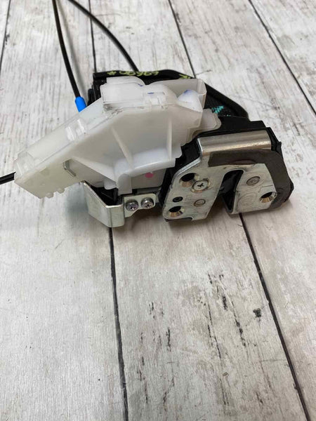 18 21 TOYOTA CHR JAPAN BUILT PESTILLO DE PUERTA DEL CONDUCTOR DELANTERO OEM 6904053130 LH 