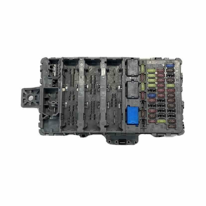 2013 2017 HONDA ACCORD CPE 2.4L CAIXA DE RELÉ DE BLOCO DE JUNÇÃO OEM T2FA004