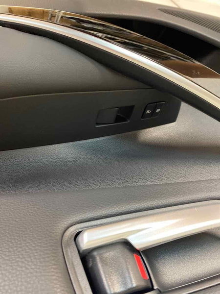 21 TOYOTA COROLLA PANEL DE MOLDURA DE PUERTA INTERIOR DELANTERA DERECHA CUERO NEGRO 6761012U10C1