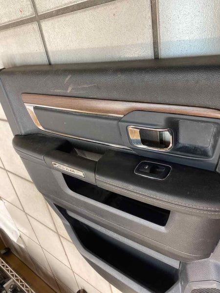 Moldura de panel de puerta de Dodge Ram 13 a 21, cabina doble, parte trasera izquierda, negra, OEM 1VE131X9AB