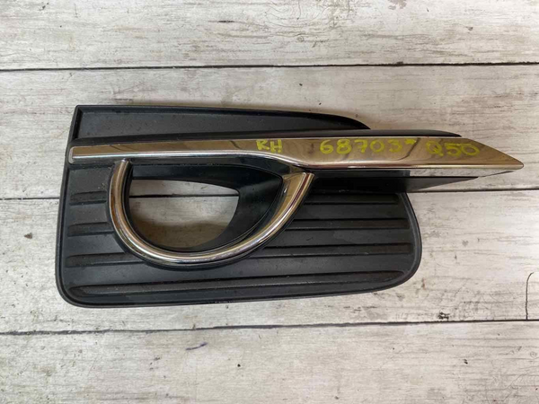 15 INFINITI Q50 FRONT PASSENGER SIDE FOG LIGHT BEZEL OEM 622564GA0A
