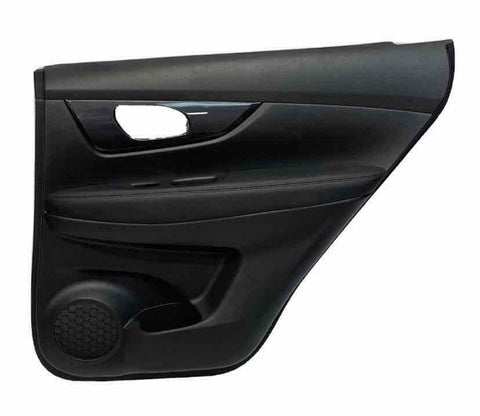 2017 2019 NISSAN ROGUE PANEL DE MOLDURA DE PUERTA TRASERA DERECHA COLOR CARBÓN COREANO 829005HK0A