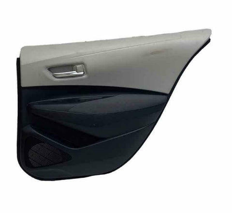20 21 TOYOTA COROLLA MOLDURA DEL PANEL DE LA PUERTA TRASERA DERECHA GRIS OEM 6763002W70C8