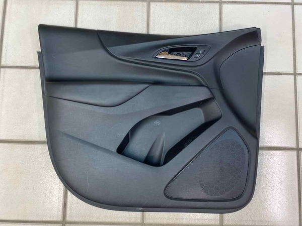 18 21 CHEVROLET EQUINOX LT FRONT LEFT INNER DOOR TRIM PANEL CLOTH BLACK 84291586