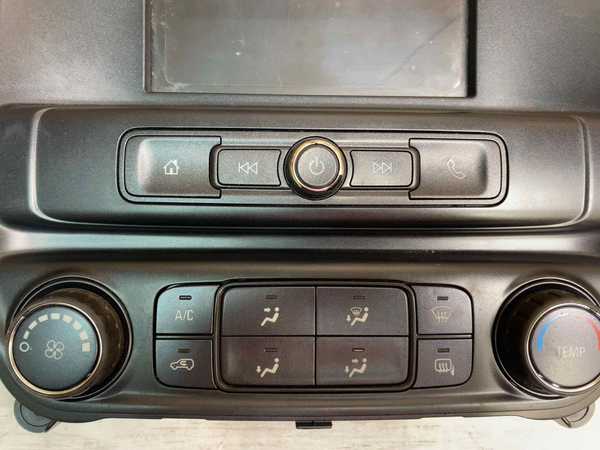 2018 2019 CHEVY SILVERADO RADIO AM FM DISPLAY SCREEN & TRIM ASSY OEM 42578315