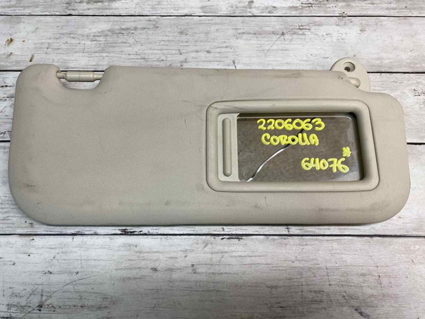 19 20 21 22 TOYOTA COROLLA PARASOL LADO DEL PASAJERO DERECHO COLOR GRIS OEM 7431012J70C0