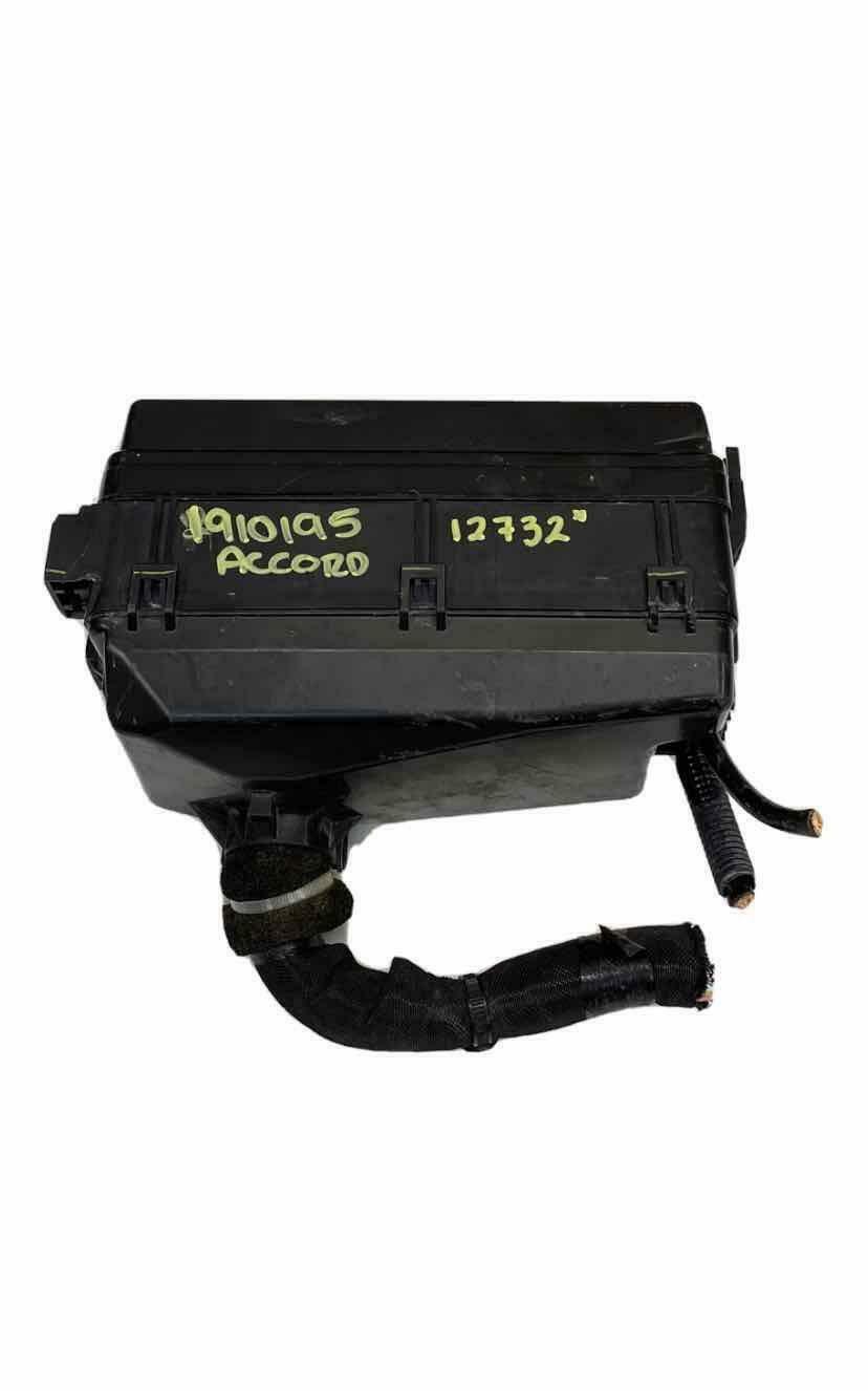 2013 2017 HONDA ACCORD SEDAN 2.4L LX MOTOR CAIXA DE FUSÍVEIS ASSY OEM T2FX0