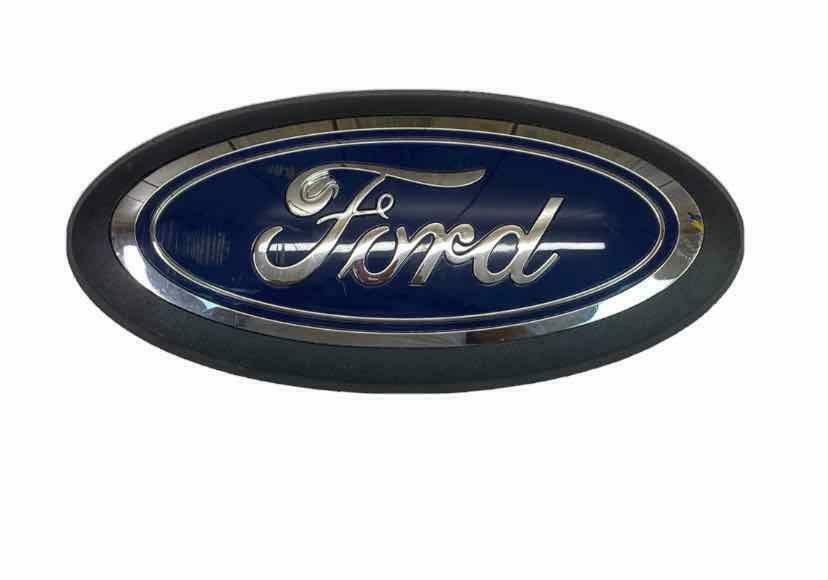 2018 2020 FORD F150 FRONT GRILLE EMBLEM OEM *MUST SEE PICTURES*