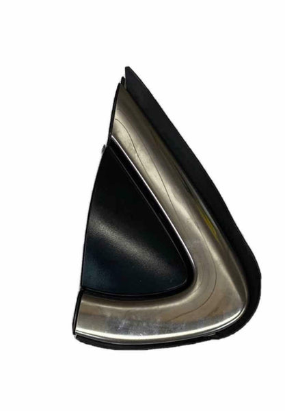 MOLDURA DE ESQUINA DELANTERA DERECHA DEL LADO DEL PASAJERO HONDA CRV 2020 OEM