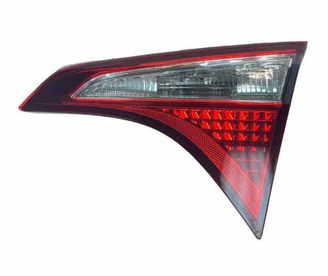 2014 2016 TOYOTA COROLLA TAIL LIGHT RIGHT SIDE LID GATE MOUNTED OEM 8158002510