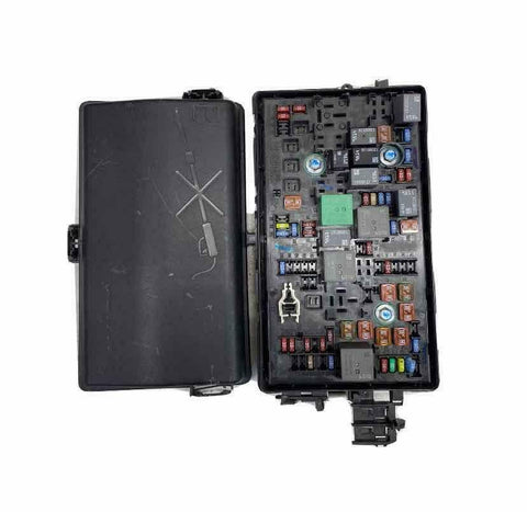 Caja de fusibles del motor Chevrolet Colorado 3.6L 2017-2018 OEM 84287538, tapa superior rota