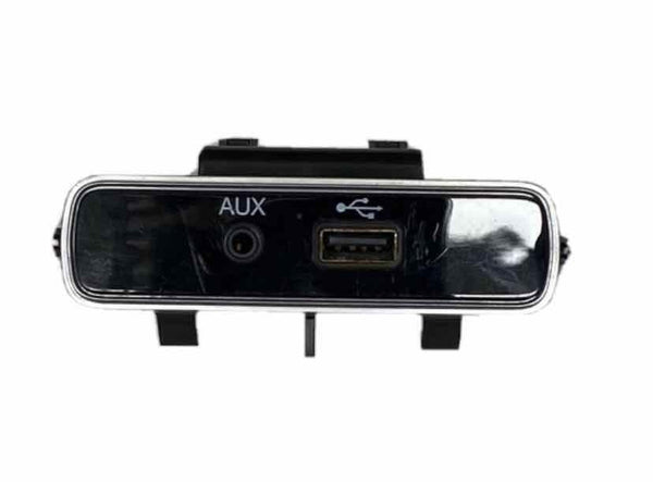 Fiat 500 2016 usb porta auxiliar assy OEM 735626664